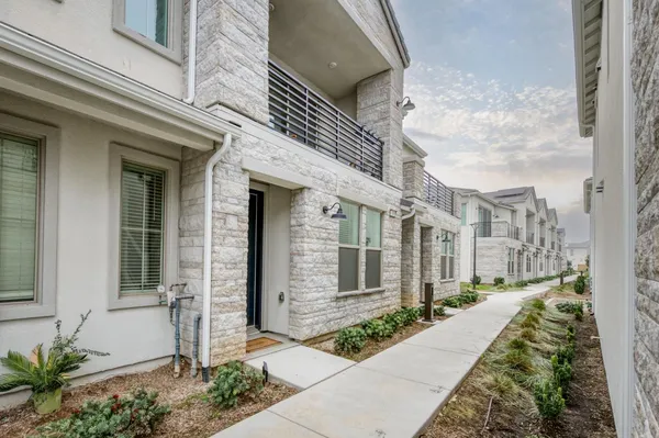 $375,000 | 484 West Balsam Lane, Clovis, CA 93611