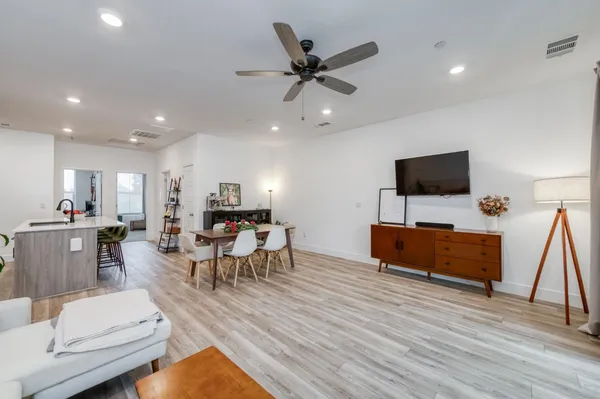 $375,000 | 484 West Balsam Lane, Clovis, CA 93611