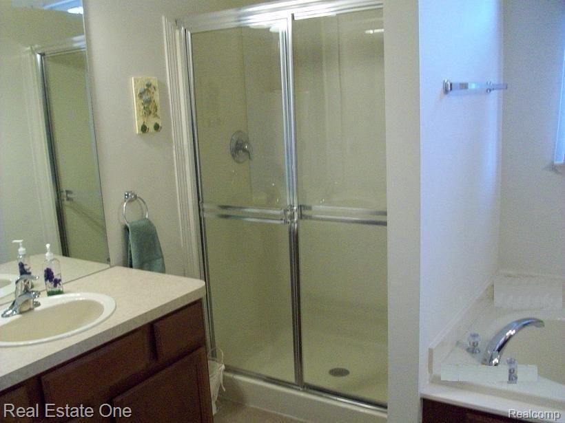 646 Telya Ridge, Unit 26 Milford, MI 48381 - Photo 12 of 15 13