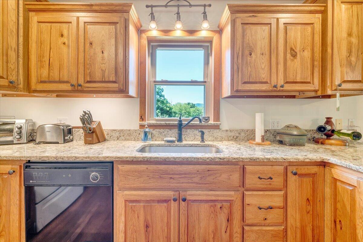 2275 Union School Road Southwest Willis, VA 24380 - Photo 26 of 86 24-MIB00206