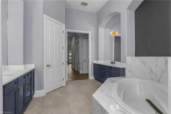 $2,050,000 | 7420 Byrons Way, Naples, FL 34113