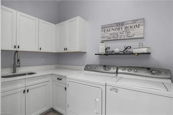 $2,050,000 | 7420 Byrons Way, Naples, FL 34113