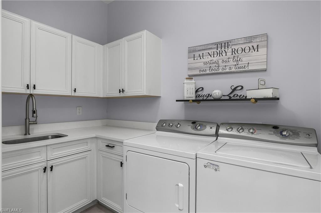 7420 Byrons Way Naples, FL 34113 - Photo 37 of 50 Powder bath