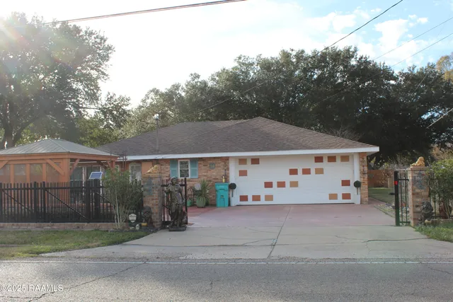 $250,000 | 1401 Gregg Avenue, Eunice, LA 70535