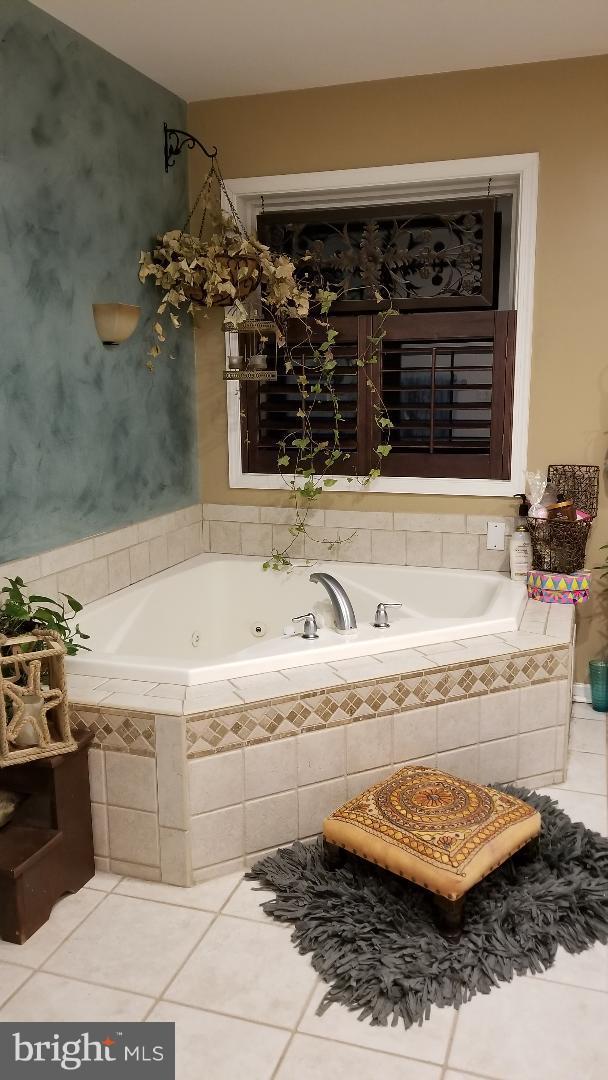 1655 Cape May Road Baltimore, MD 21221 - Photo 17 of 24 Bath