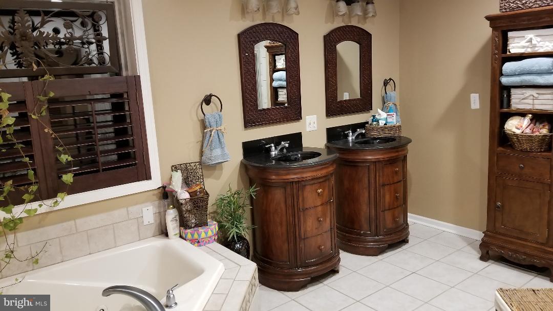 1655 Cape May Road Baltimore, MD 21221 - Photo 18 of 24 Bath