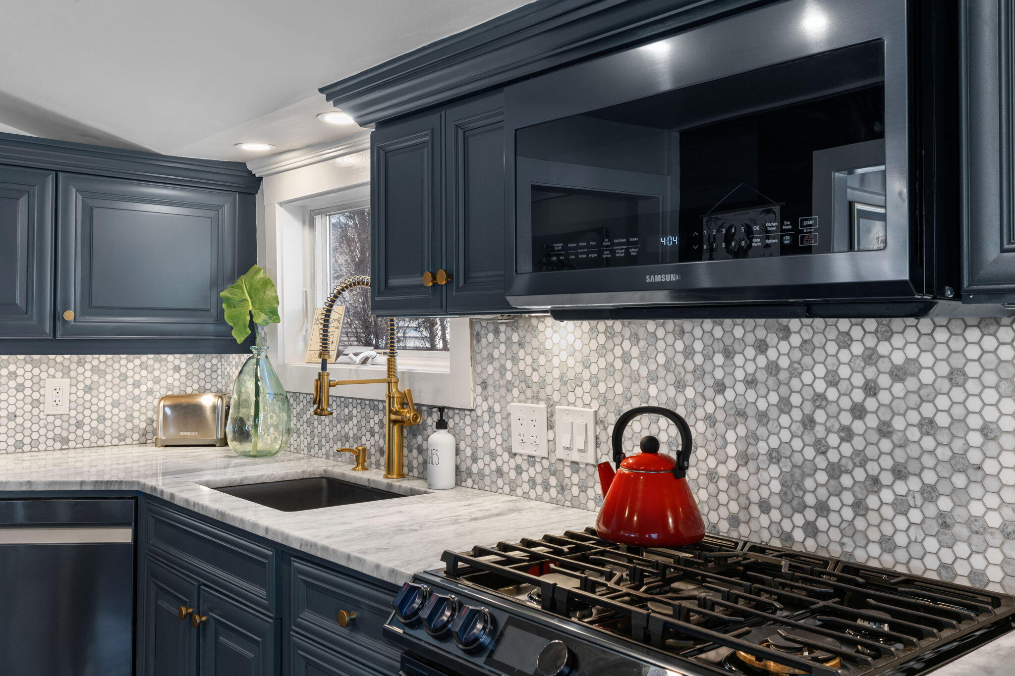 52 Creek Road, Unit 1 Provincetown, MA 02657 - Photo 11 of 21 22-web-or-mls-52-creek-rd-3