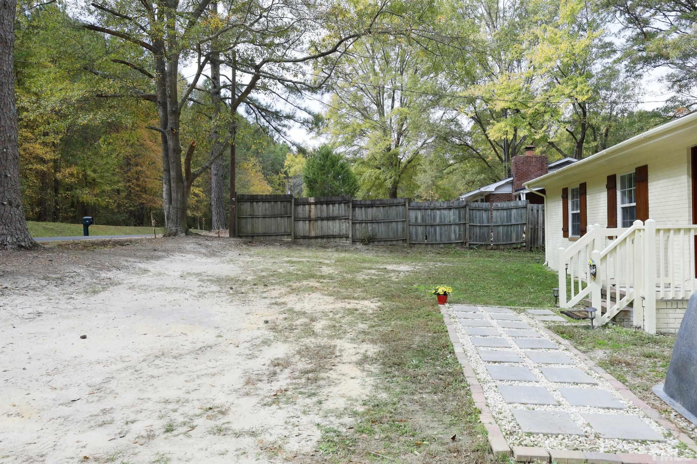 924 Currin Perry Road Zebulon, NC 27597 - Photo 4 of 40 Gallery Image 4