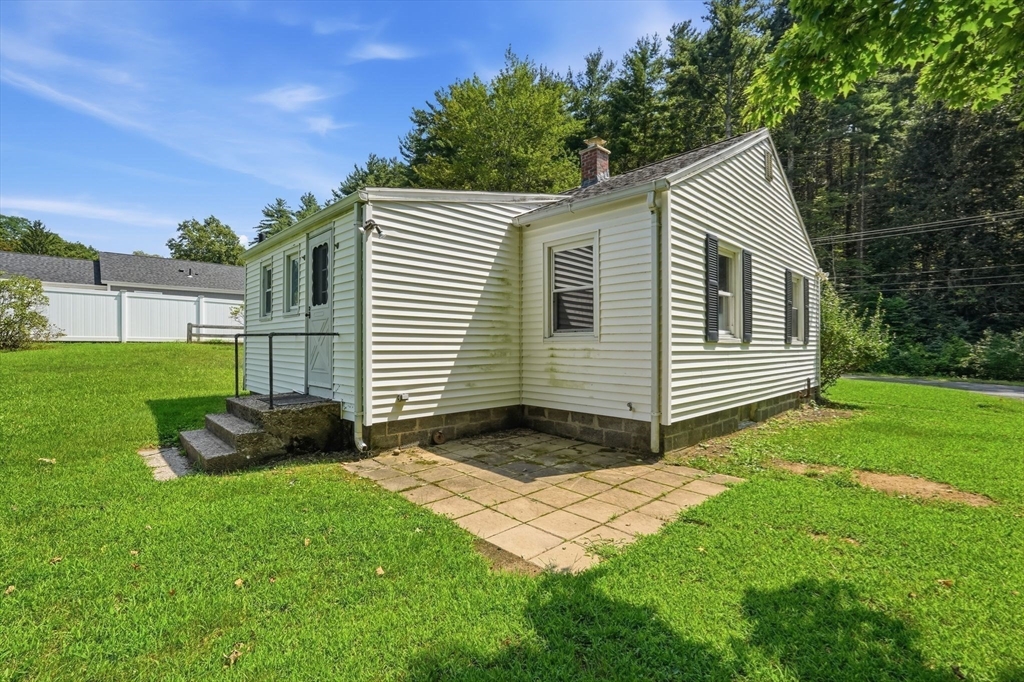 289 Southampton Road Holyoke, MA 01040 - Photo 23 of 32 Gallery Image 23