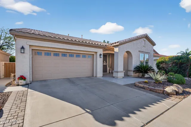 $595,000 | 4715 East Carob Drive, Gilbert, AZ 85298