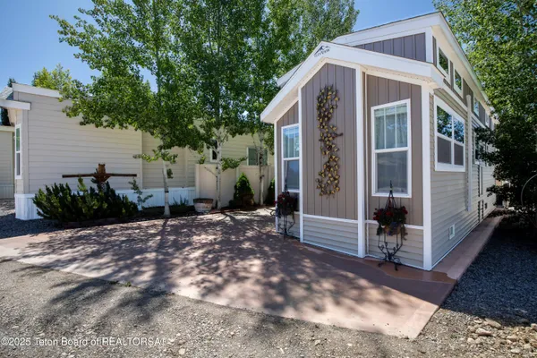 $215,000 | 110 Oxbow Drive, Thayne, WY 83127