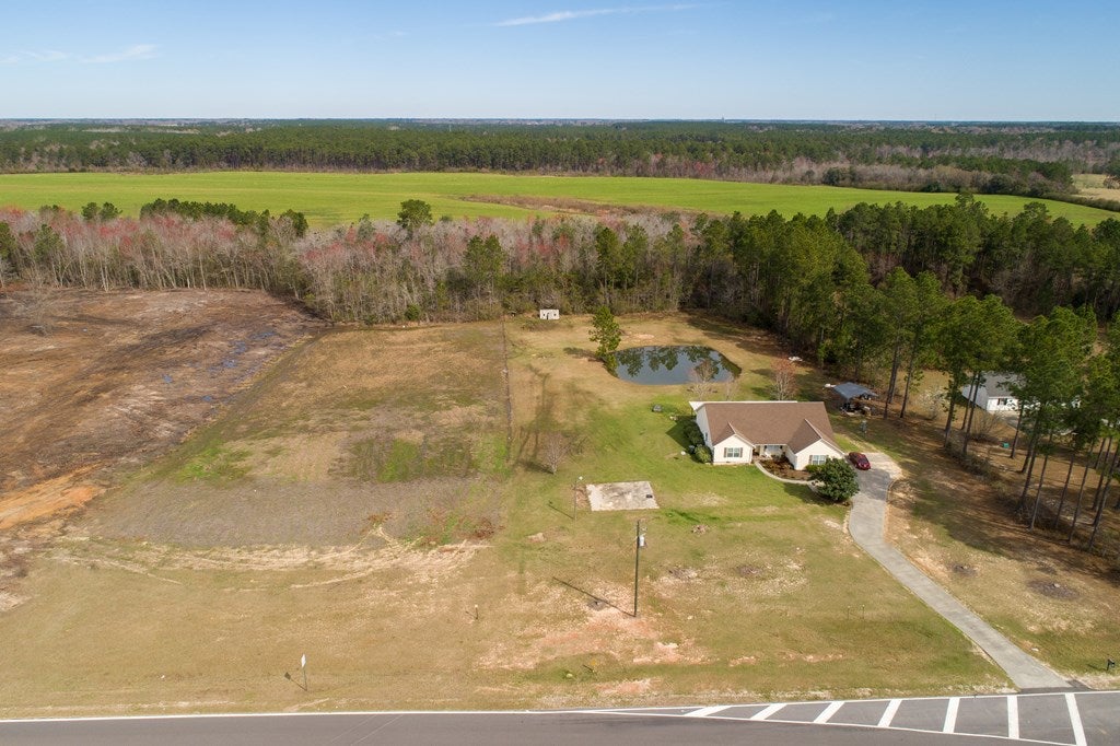 6658 Sinkhole Road Ambrose, GA 31512 - Photo 6 of 26 Gallery Image 6