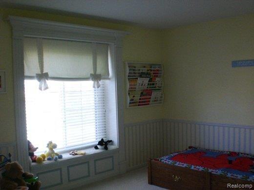 1457 Ridgeview Circle Lake Orion, MI 48362 - Photo 18 of 25 Nice wdwork-window storage seat