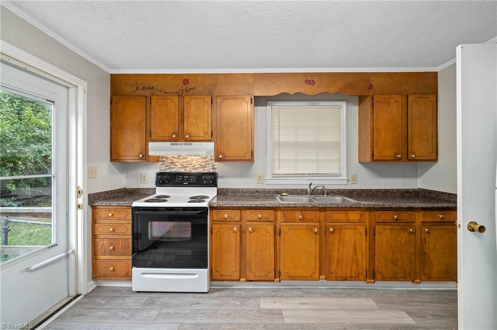 1301 Filbert Place High Point, NC 27260 - Photo 11 of 24 Gallery Image 11
