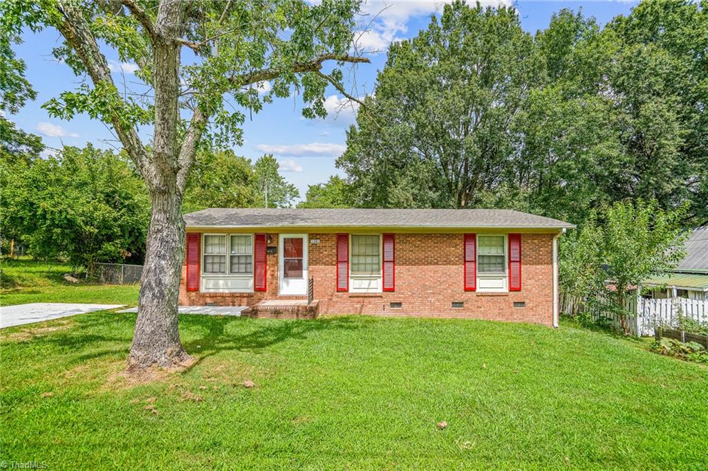 1301 Filbert Place High Point, NC 27260 - Photo 3 of 24 Gallery Image 3