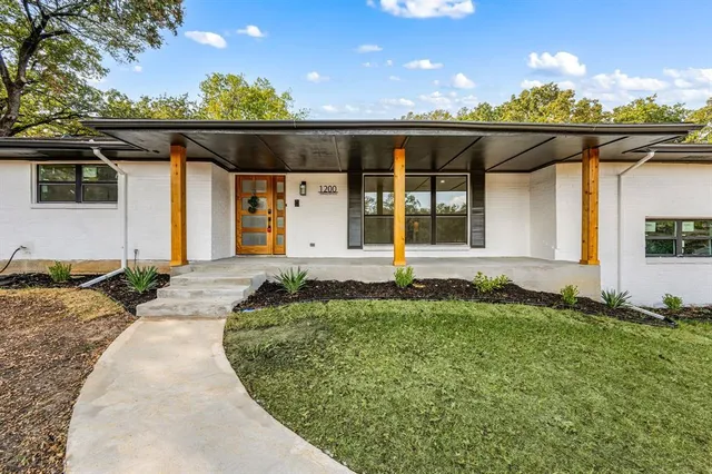 $520,000 | 1200 Tanglewood Trail, Euless, TX 76040