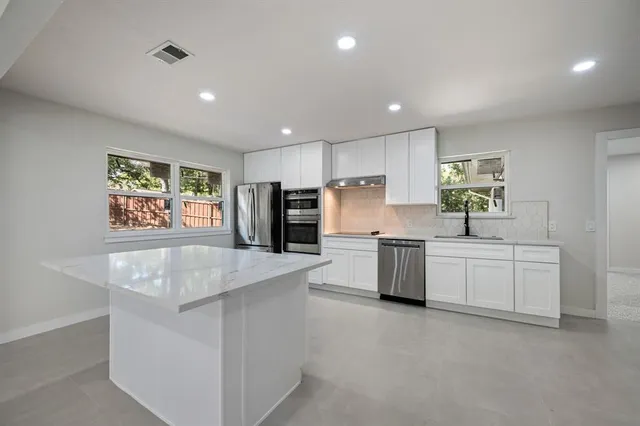 $520,000 | 1200 Tanglewood Trail, Euless, TX 76040