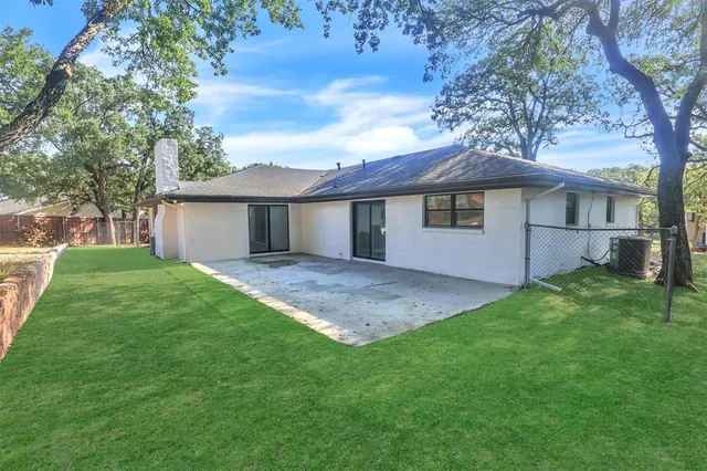 $520,000 | 1200 Tanglewood Trail, Euless, TX 76040