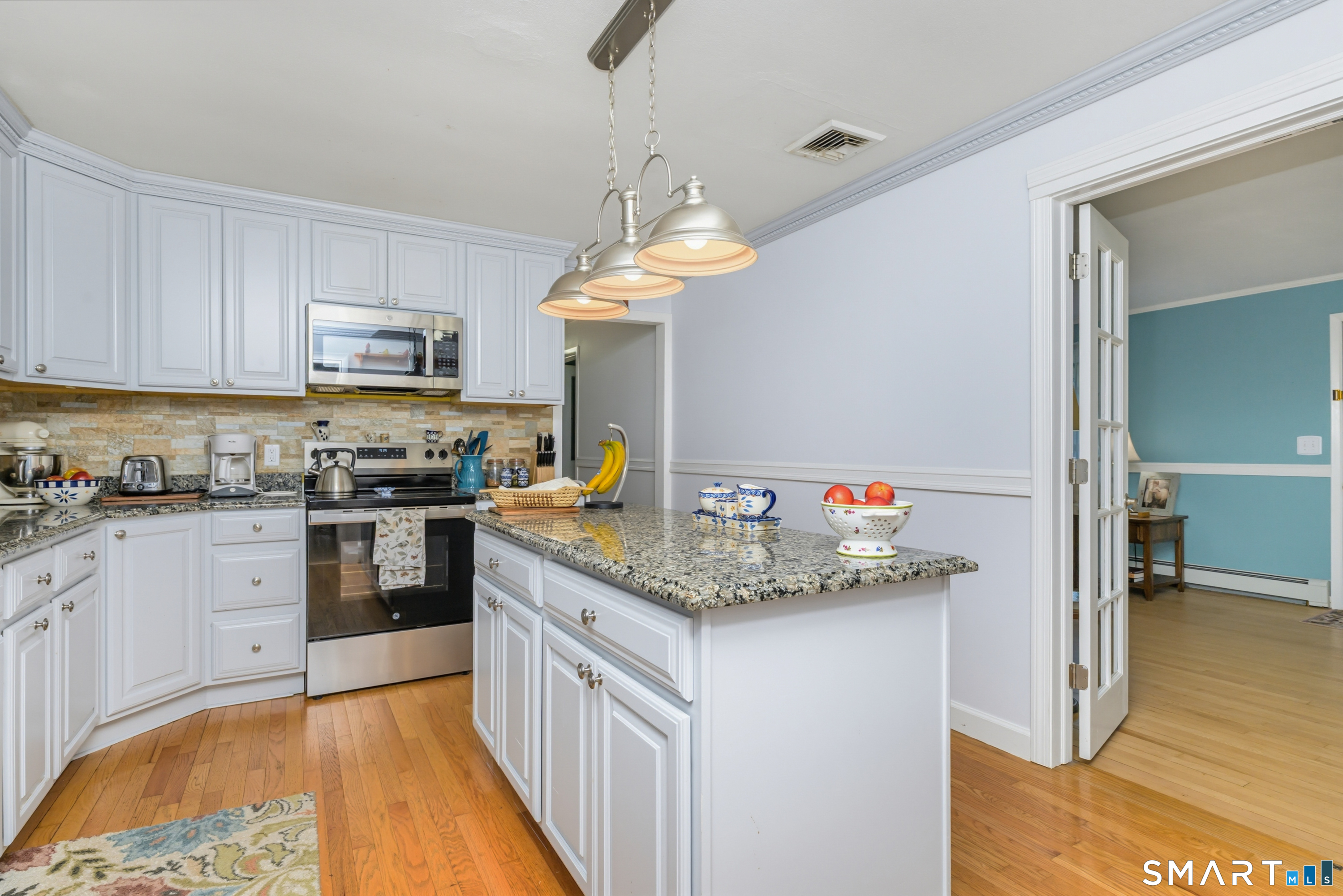 435 West Shepard Avenue Hamden, CT 06514 - Photo 13 of 37
