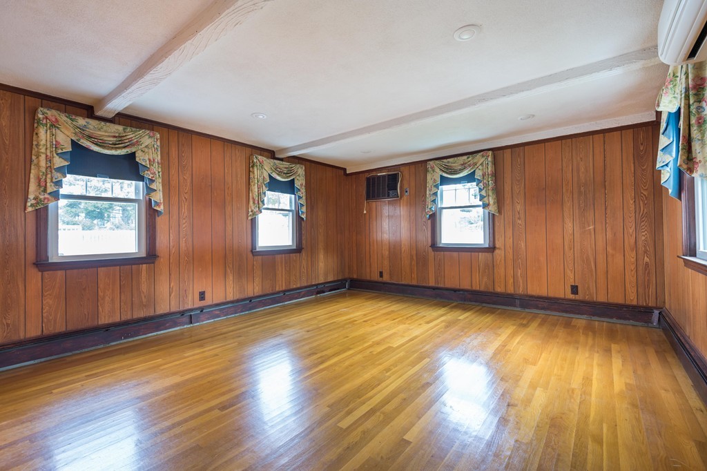 33 Endicott Road Stoneham, MA 02180 - Photo 13 of 23 Gallery Image 13