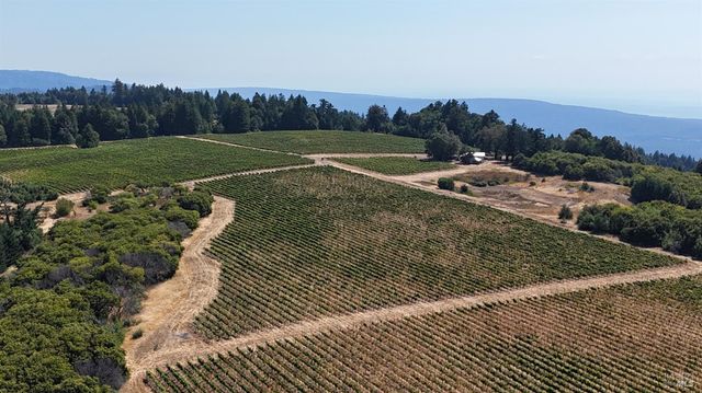 $3,000,000 | 39000 Crispin Road, Manchester, CA 95459