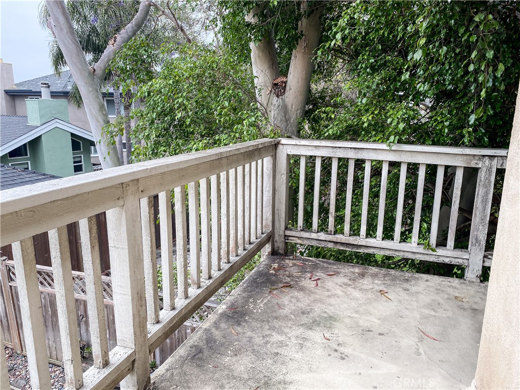 34072 Mazo Drive Dana Point, CA 92629 - Photo 43 of 73 a view of a wooden fence