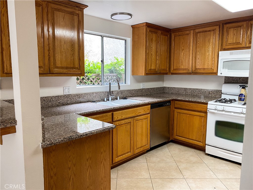 34072 Mazo Drive Dana Point, CA 92629 - Photo 52 of 73 Lower unit's kitchen