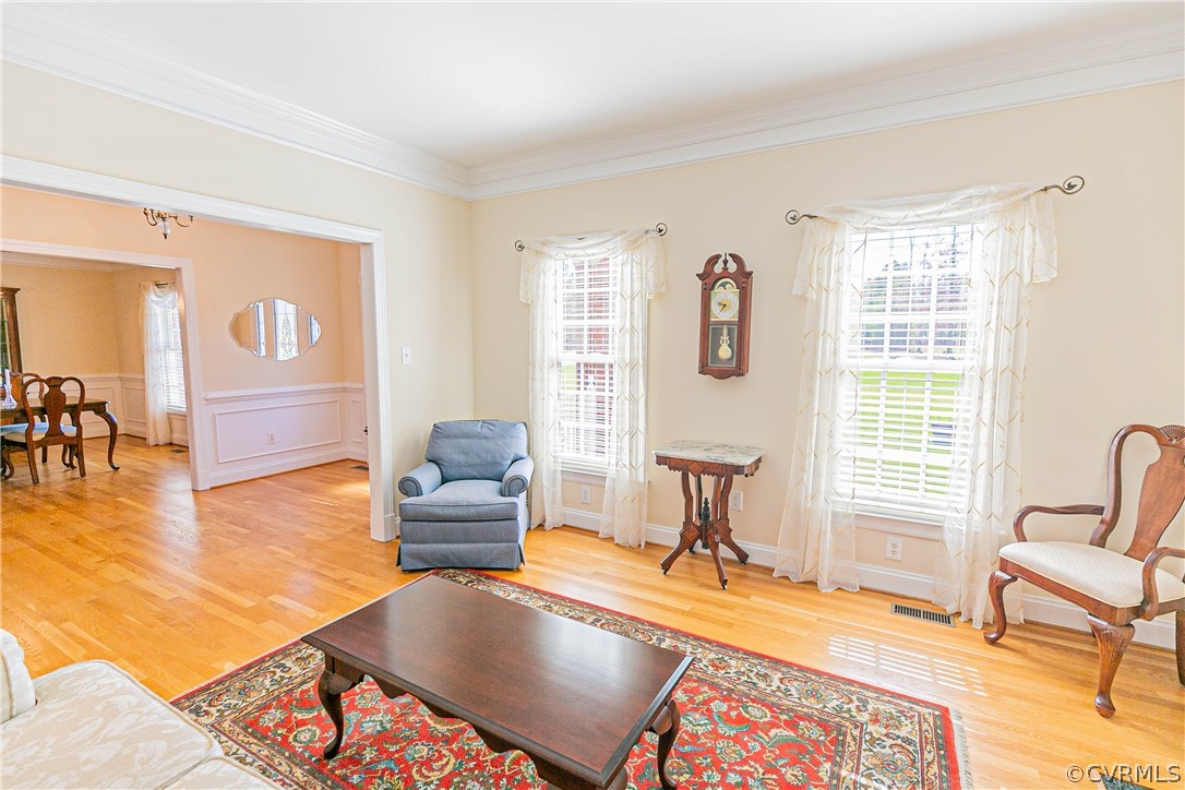 10180 Scots Landing Road Mechanicsville, VA 23116 - Photo 12 of 50 a living room with furniture and a table