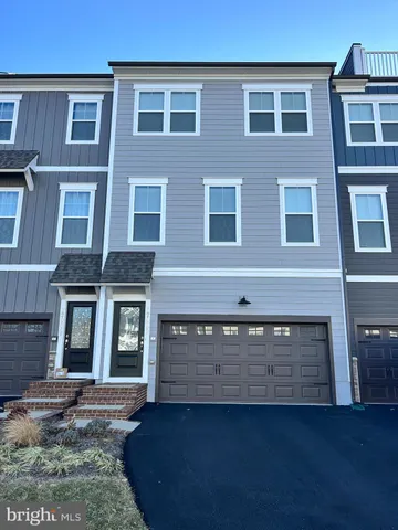 $3,500 | 17982 Woods Overlook Drive, Dumfries, VA 22026