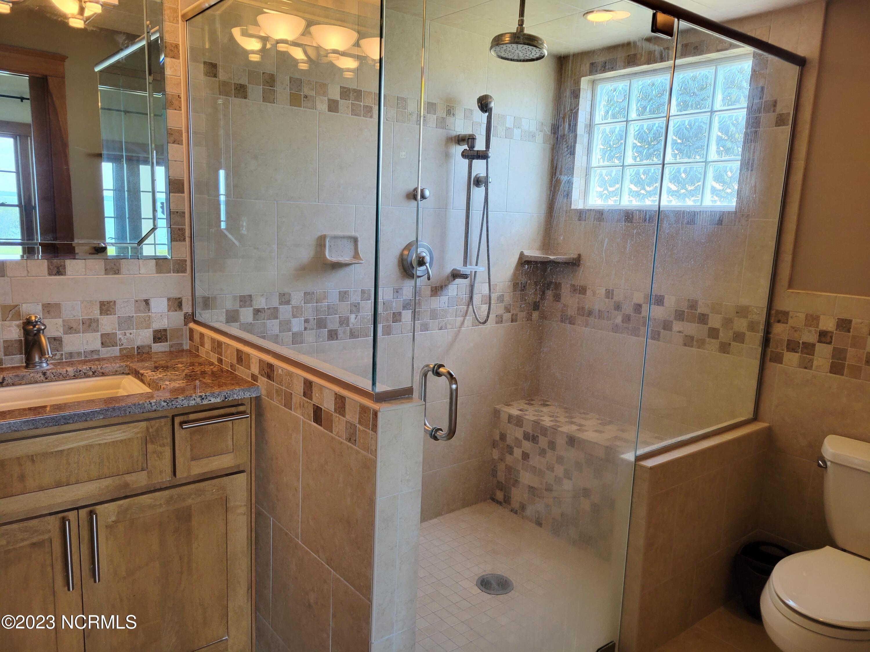 1129 Bennett Road, Unit 6A Minnesott Beach, NC 28510 - Photo 10 of 30 Primary Bath