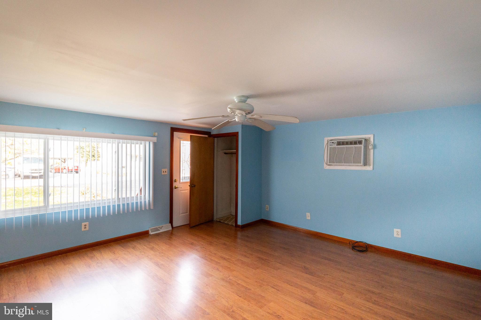 7231 Greenbank Road Baltimore, MD 21220 - Photo 34 of 53 Living Room 3