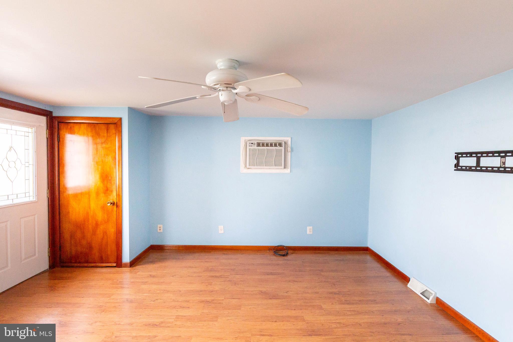 7231 Greenbank Road Baltimore, MD 21220 - Photo 36 of 53 Living Room 5