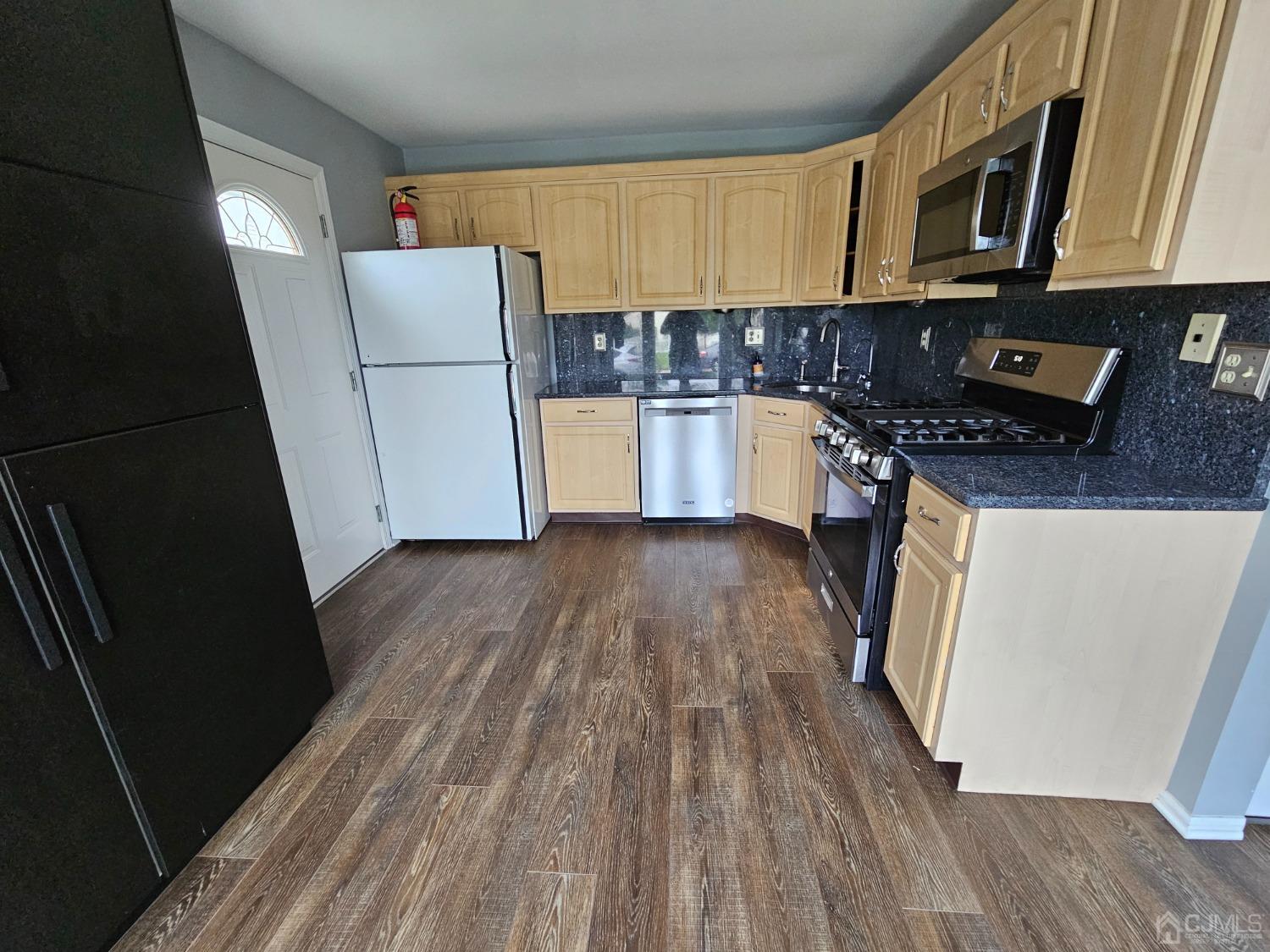 62 Rice Run East Brunswick, NJ 08816 - Photo 10 of 31
