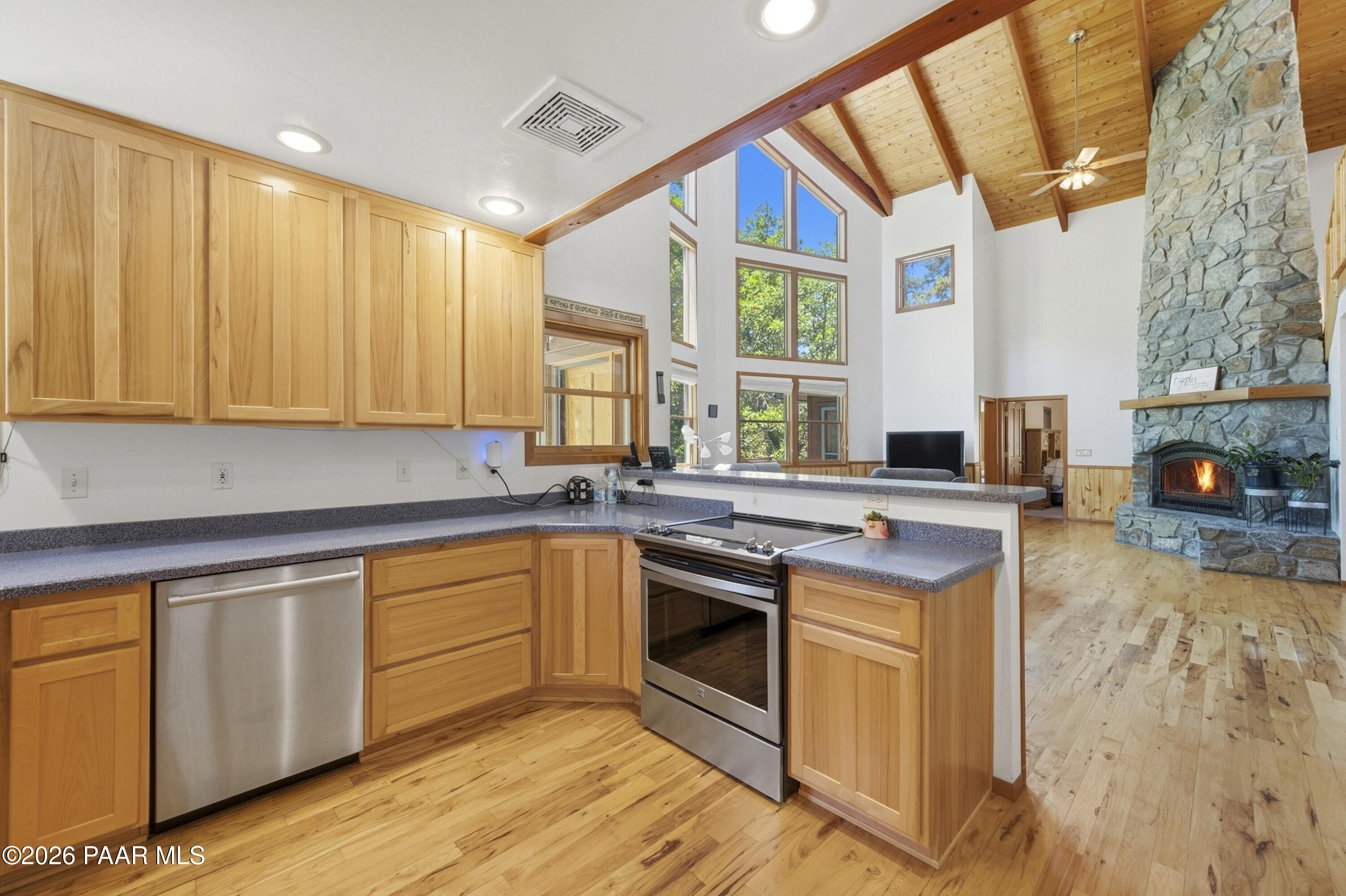 1882 East Old Miner Road Prescott, AZ 86303 - Photo 11 of 42 Kitchen open to Great Room