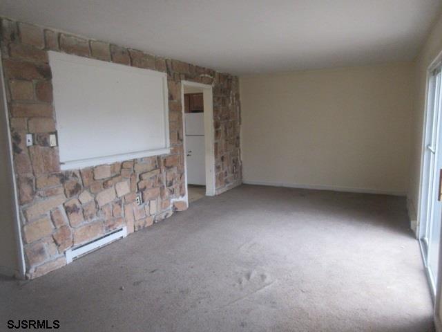 9 Yorkshire Road, Unit 9 Sicklerville, NJ 08081 - Photo 3 of 6 a view of an empty room