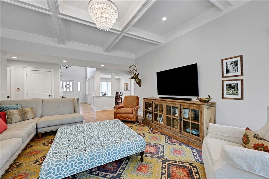 12321 Fairway Road Leawood, KS 66209 - Photo 16 of 62