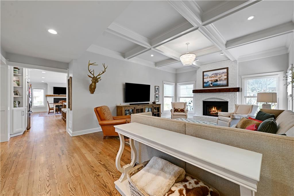 12321 Fairway Road Leawood, KS 66209 - Photo 17 of 62