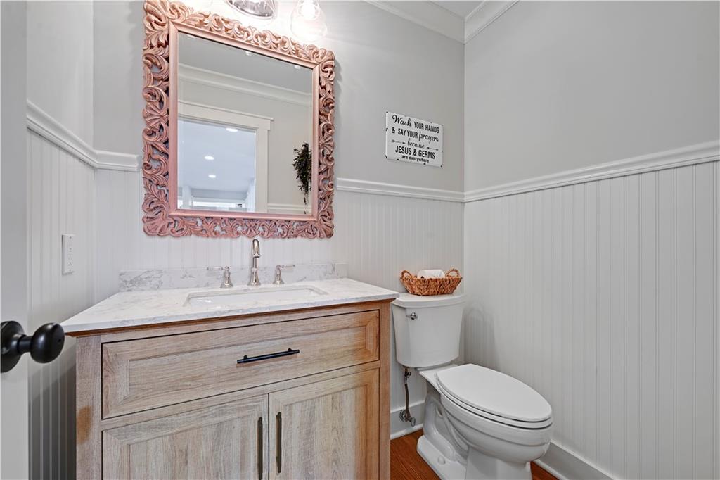 12321 Fairway Road Leawood, KS 66209 - Photo 18 of 62