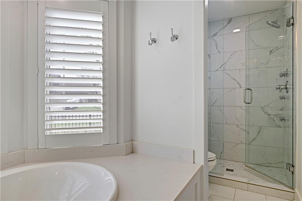 12321 Fairway Road Leawood, KS 66209 - Photo 23 of 62