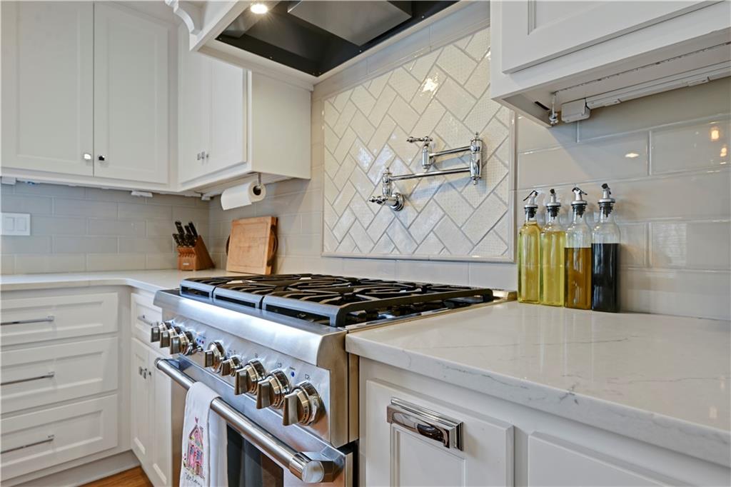 12321 Fairway Road Leawood, KS 66209 - Photo 27 of 62