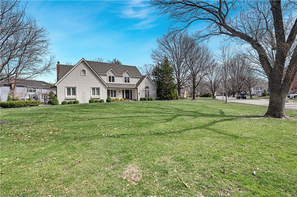 12321 Fairway Road Leawood, KS 66209 - Photo 3 of 62