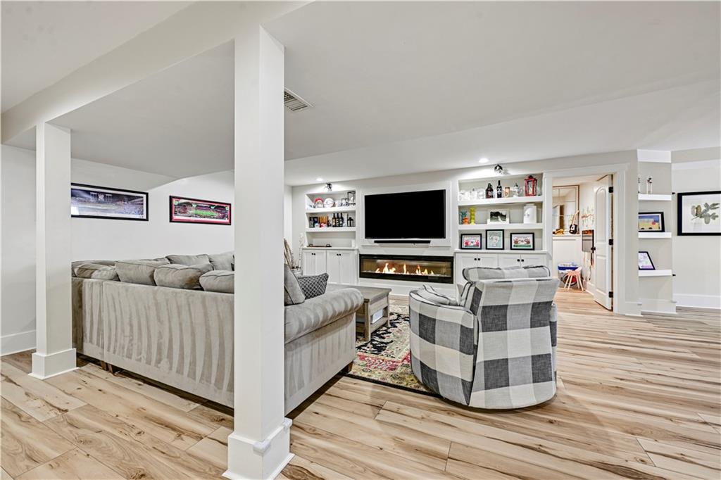 12321 Fairway Road Leawood, KS 66209 - Photo 49 of 62