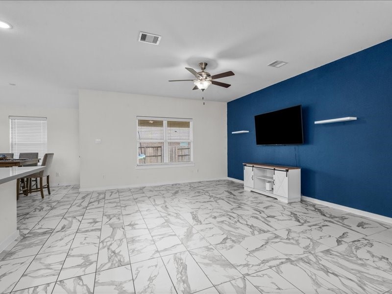 9203 Waldrick Trace Drive Rosharon, TX 77583 - Photo 11 of 35 a view of a livingroom with a workspace