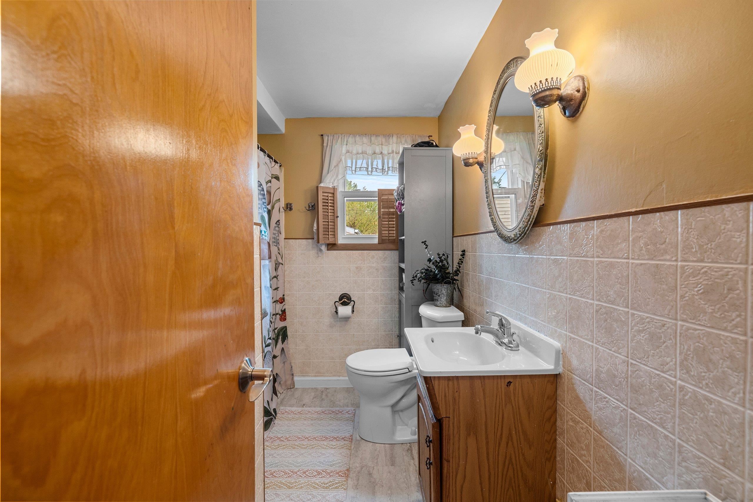 1932 North Division Street Appleton, WI 54911 - Photo 11 of 29