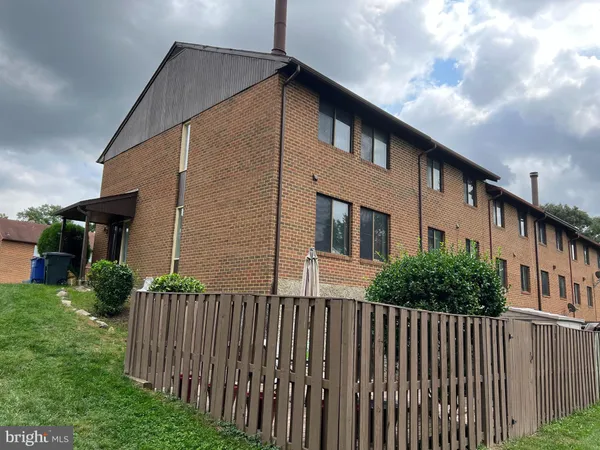 $2,400 | 5880 Whisper Way, Unit 1606, Elkridge, MD 21075