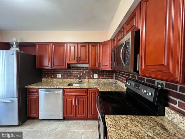 $2,500 | 5880 Whisper Way, Unit 1606, Elkridge, MD 21075