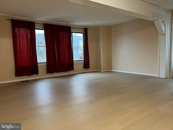 $2,400 | 5880 Whisper Way, Unit 1606, Elkridge, MD 21075