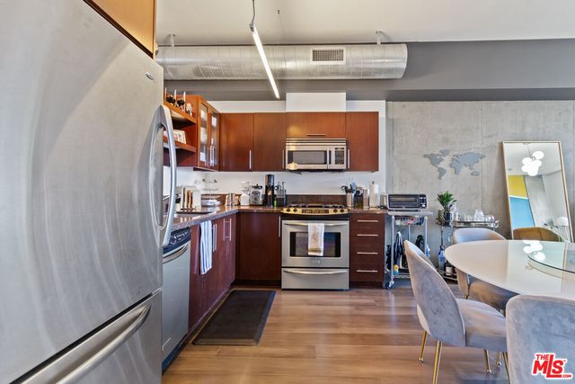 $735,000 | 1111 South Grand Avenue, Unit 716, Los Angeles, CA 90015