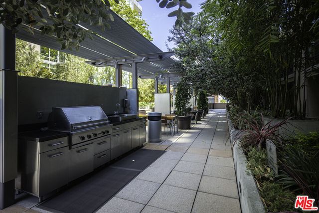 $735,000 | 1111 South Grand Avenue, Unit 716, Los Angeles, CA 90015