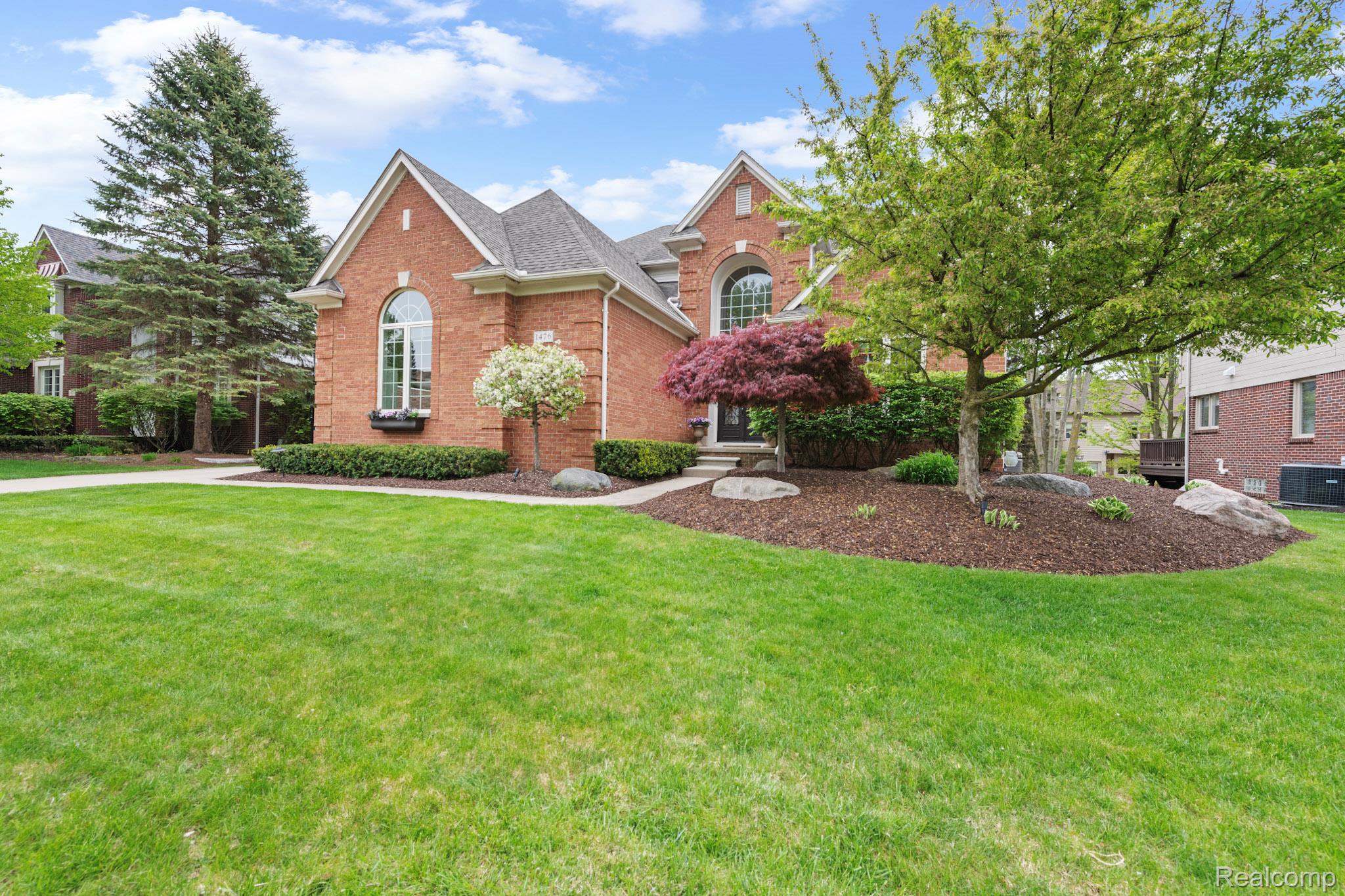 1476 Werth Drive Rochester, MI 48306 - Photo 2 of 55 amazing landscaping